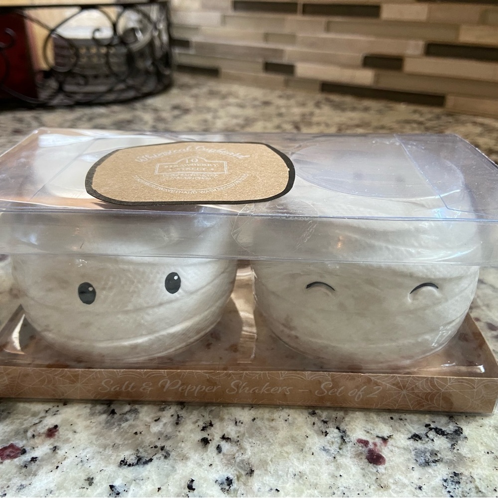 NWT 10 Strawberry Street Mummy Salt & Pepper Shakers